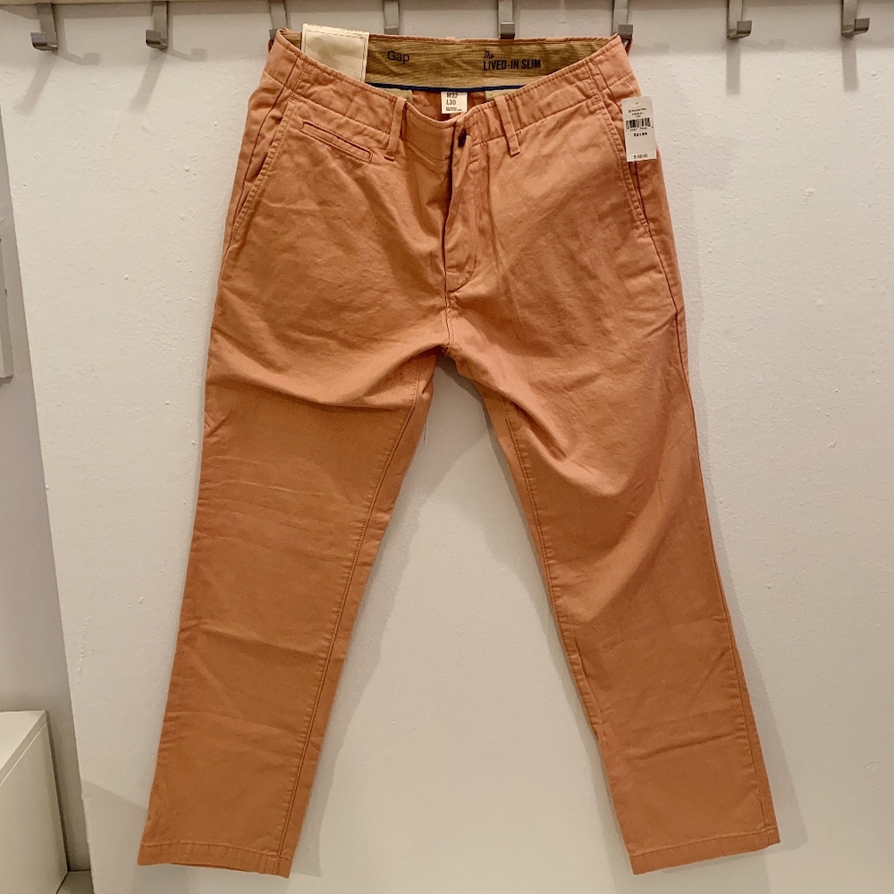 Mens Gap Slim Fit Khakis - Size 32 x 30 (NWT)
